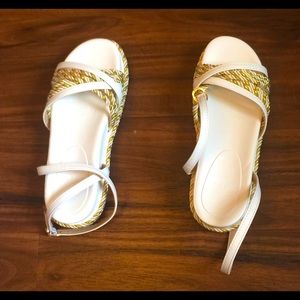 Beautiful flat sandals for woman size 7